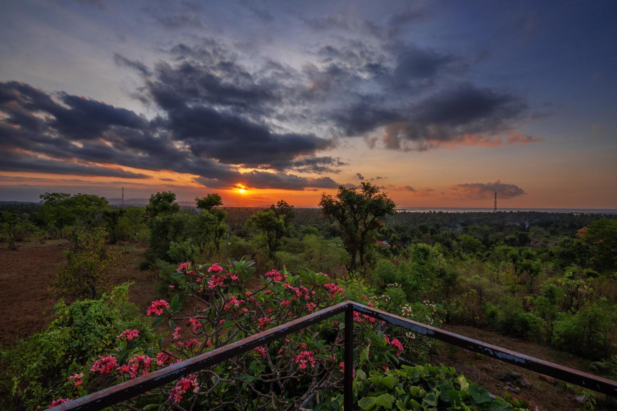 Villa Ambara Sumberkima Banyuwedang Exteriör bild